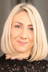 Джули Холли